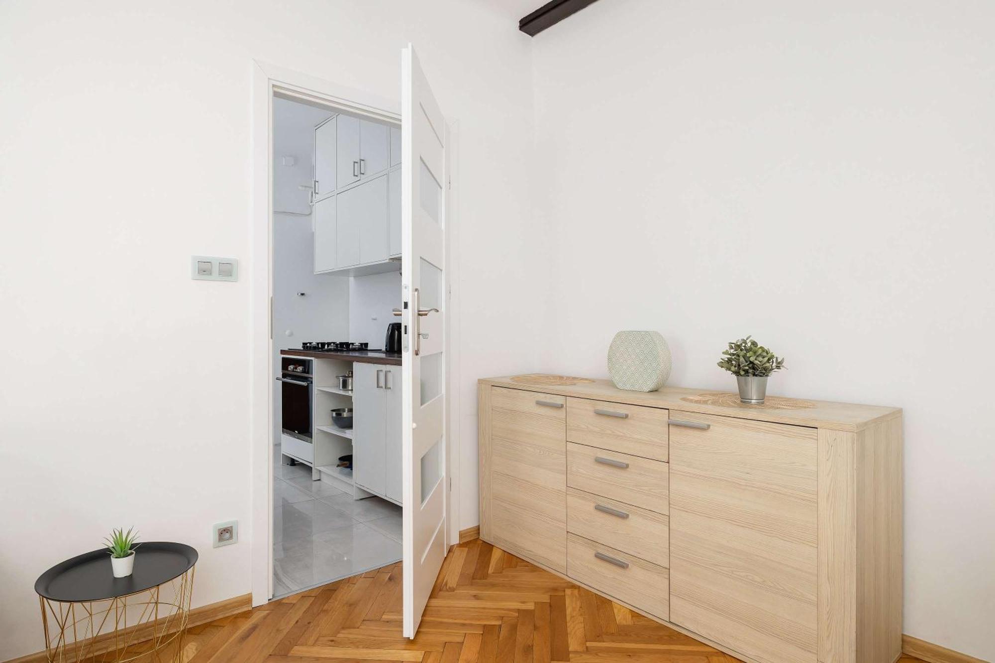 Apartment Prusa Stylish Close To The Center Of Cracow By Renters Krakow