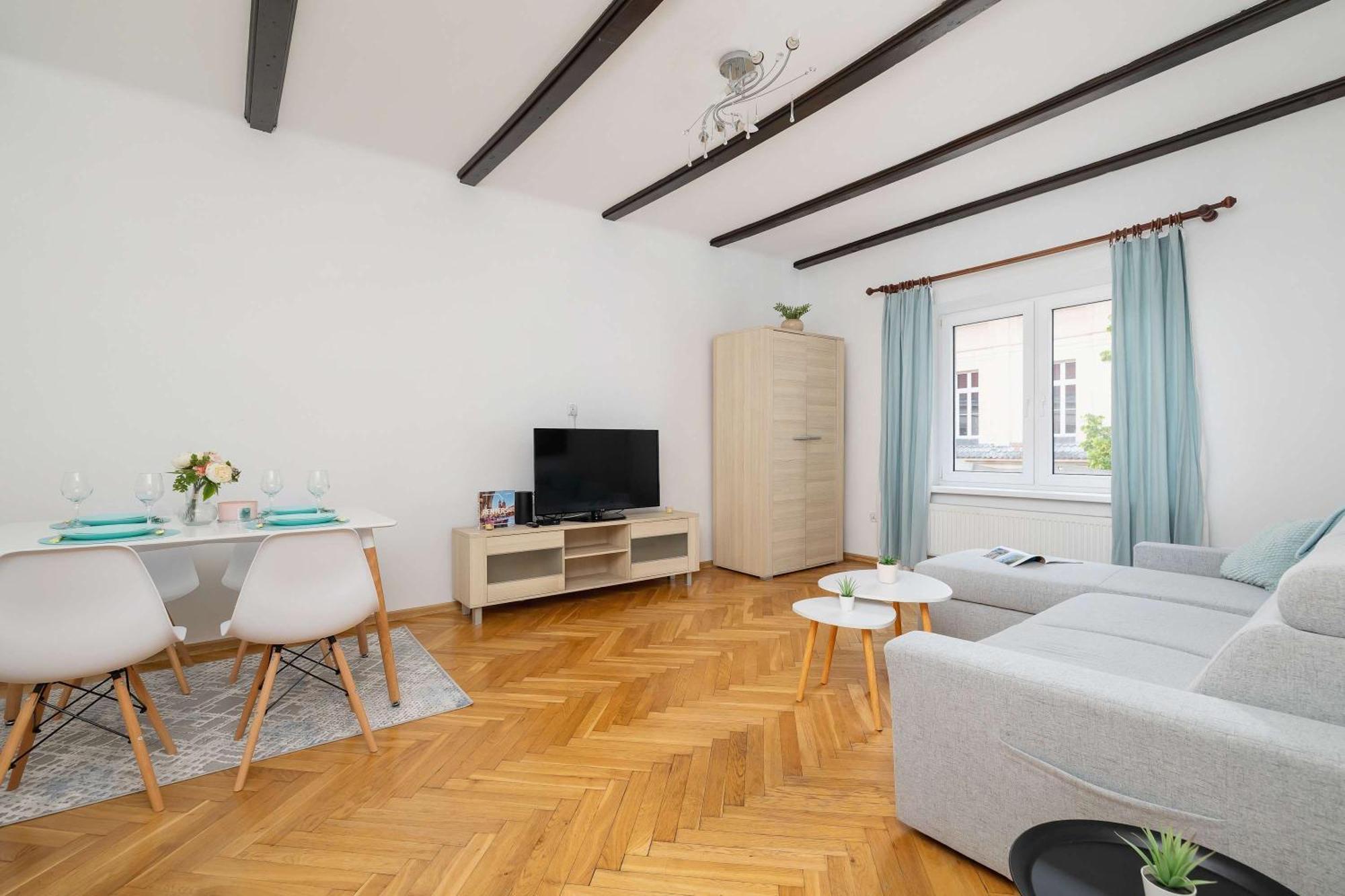 Prusa Stylish Close To The Center Of Cracow By Renters